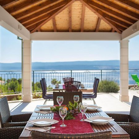 Beachfront Apartments Lara Омиш Экстерьер фото