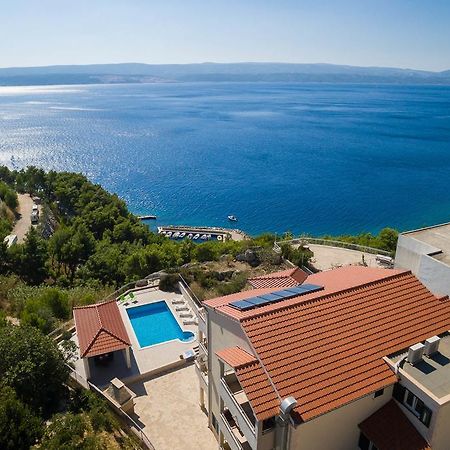 Beachfront Apartments Lara Омиш Экстерьер фото