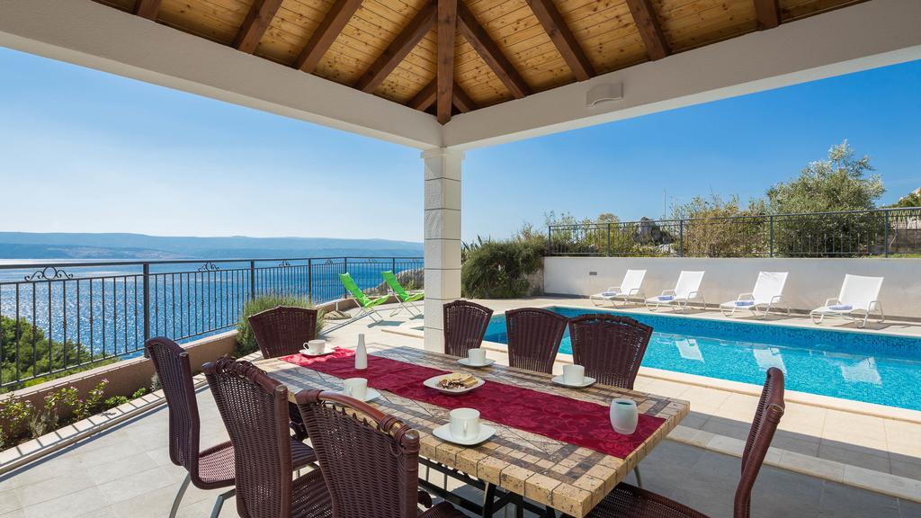 Beachfront Apartments Lara Омиш Экстерьер фото